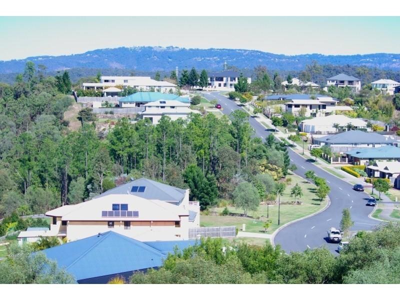21 Hillary Circuit, Pacific Pines QLD 4211