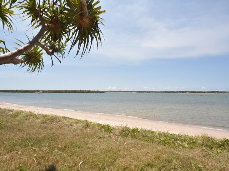 187 Bayview Street, Runaway Bay QLD 4216