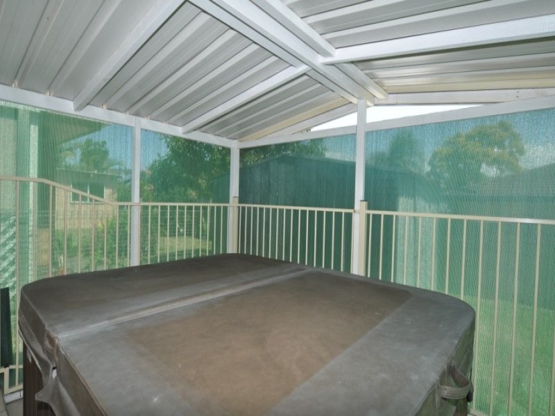 304 Bayview Street, Hollywell QLD 4216