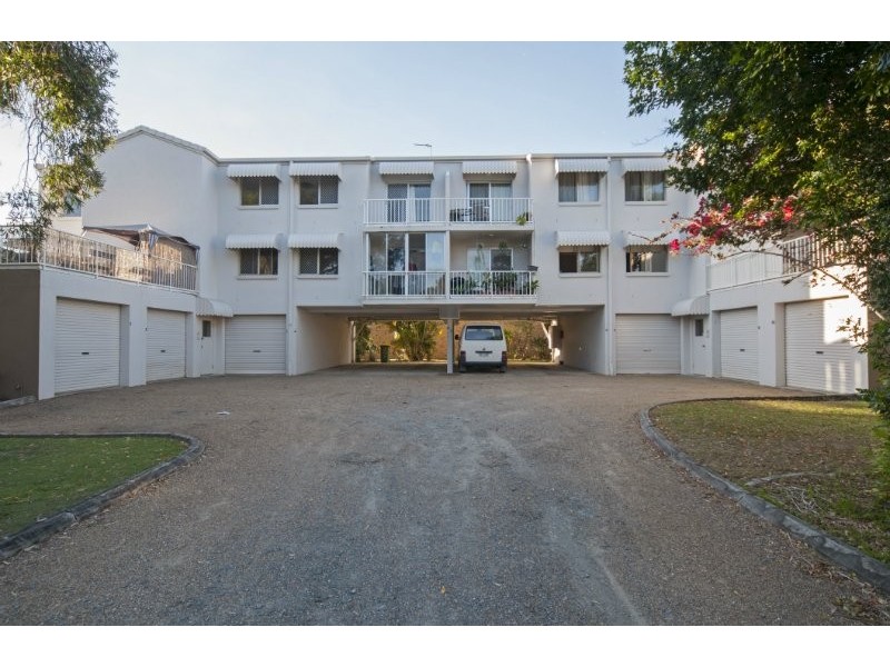 8/5 Brett Avenue, Labrador QLD 4215