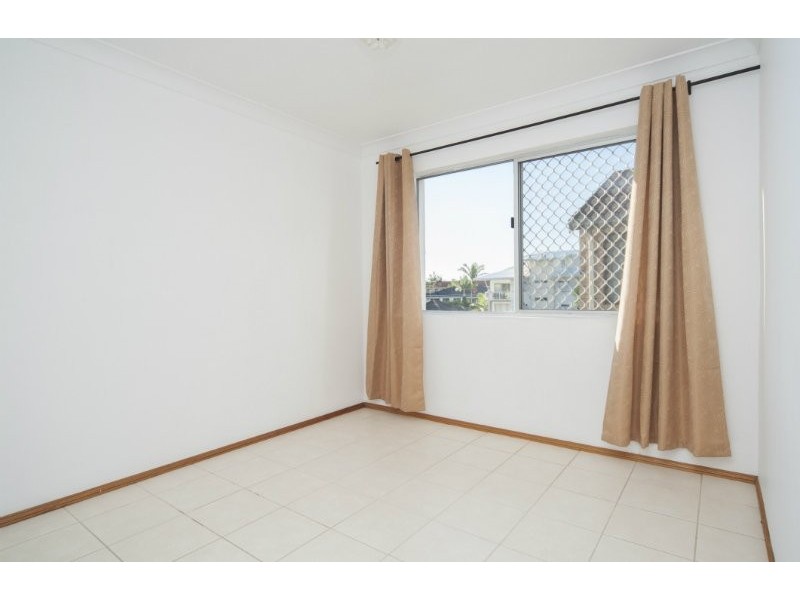 8/5 Brett Avenue, Labrador QLD 4215