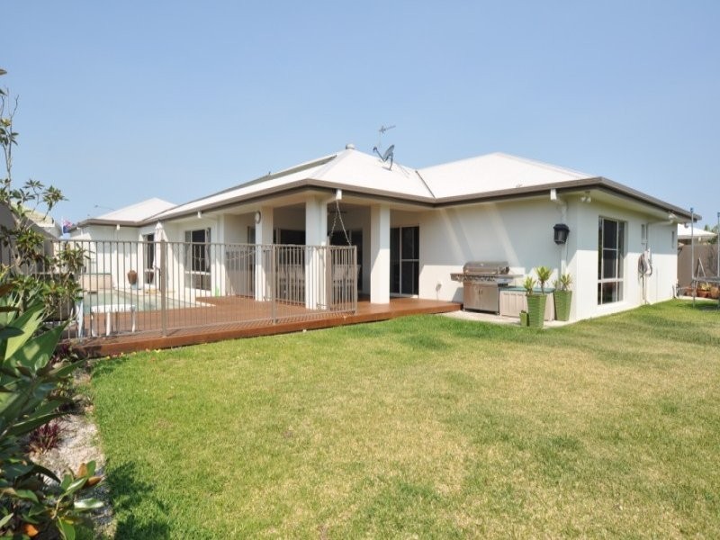 5 Ben Dalley Drive, Monterey Keys QLD 4212