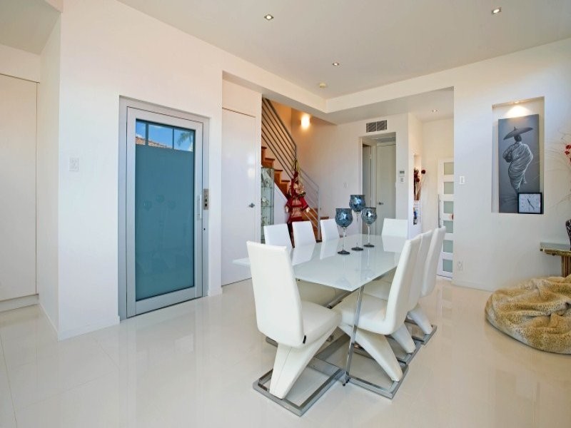 2/23 Abalone Avenue, Paradise Point QLD 4216