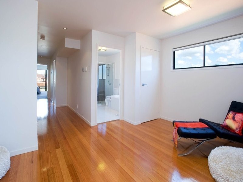 2/23 Abalone Avenue, Paradise Point QLD 4216