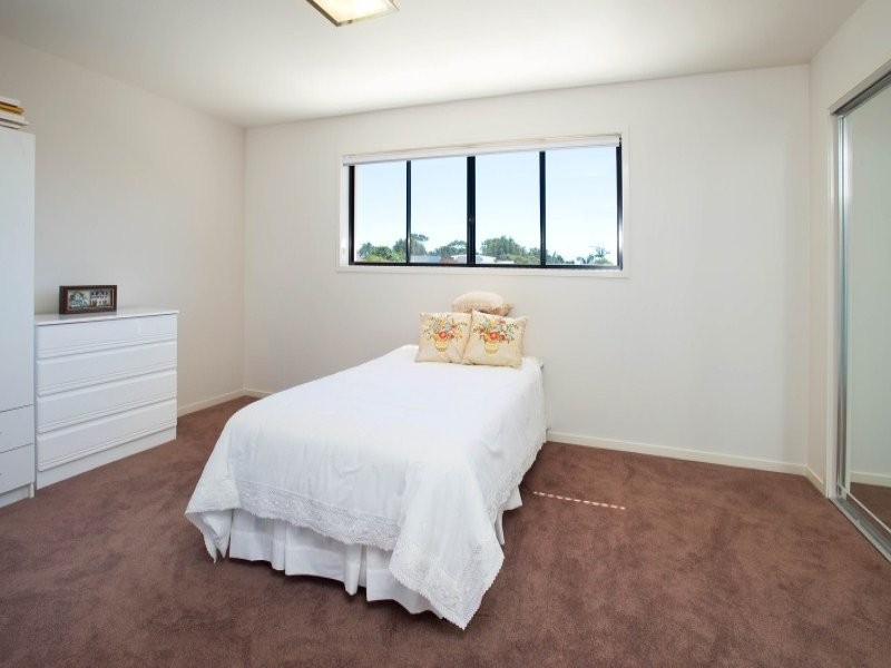 2/23 Abalone Avenue, Paradise Point QLD 4216