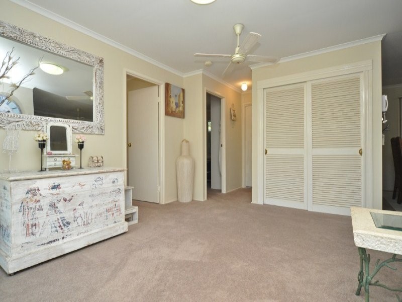 2/82 Kangaroo Avenue, Coombabah QLD 4216