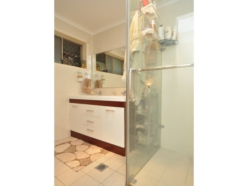 2/82 Kangaroo Avenue, Coombabah QLD 4216