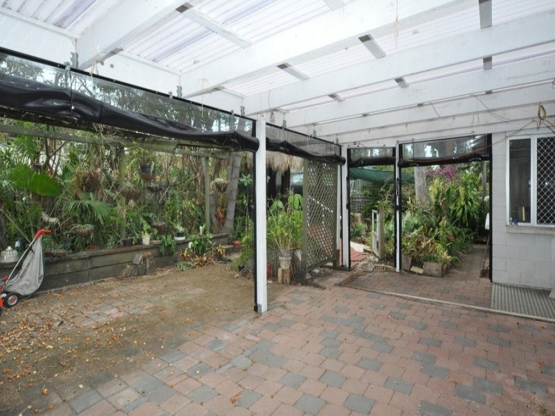 5 Robin Avenue, Paradise Point QLD 4216