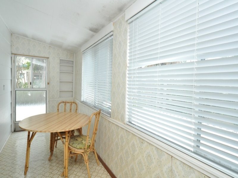 5 Robin Avenue, Paradise Point QLD 4216