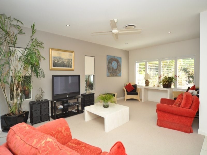 90/5201 Marine Drive West, Hope Island QLD 4212
