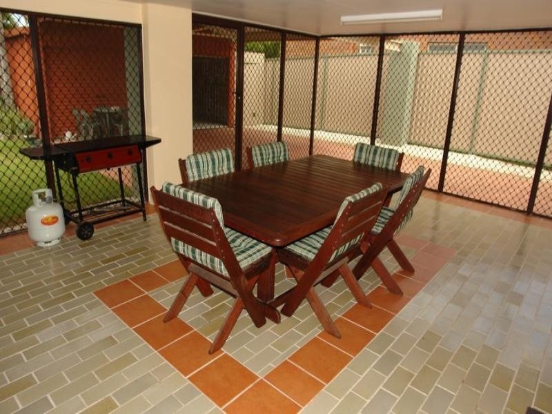 6 Tambo Court, Helensvale QLD 4212