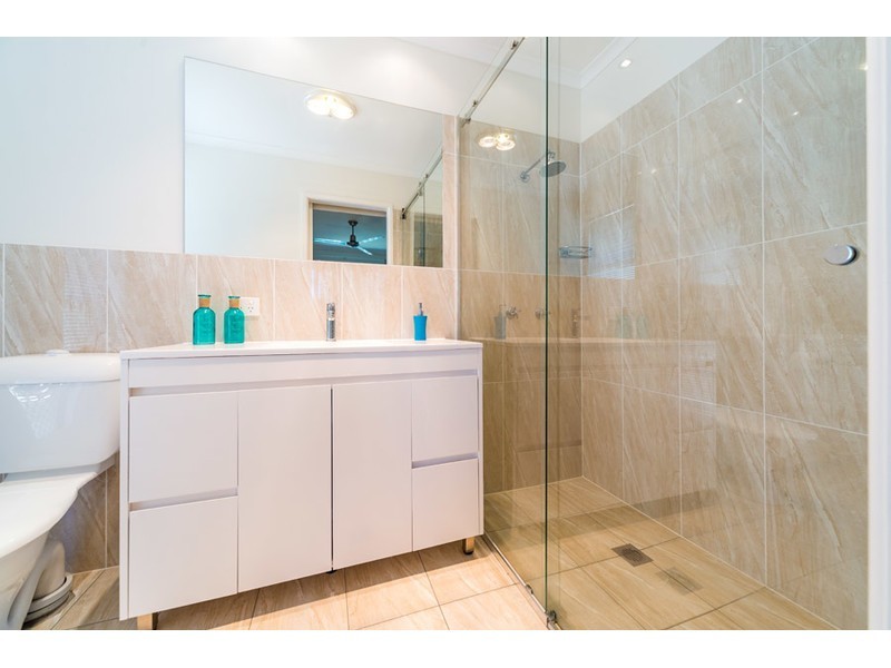 15 Thompson Street, Biggera Waters QLD 4216