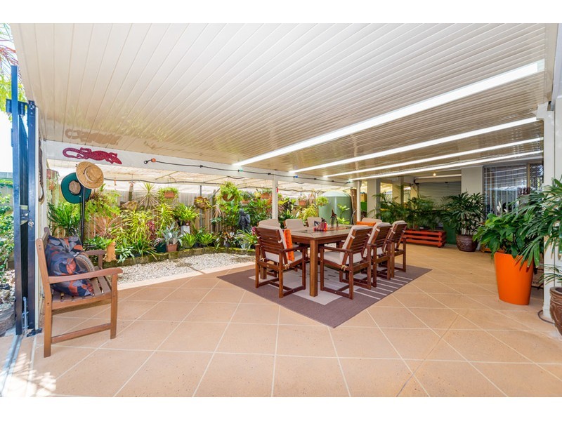 15 Thompson Street, Biggera Waters QLD 4216