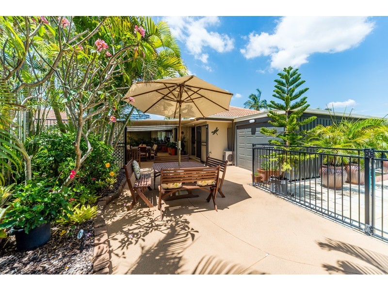 15 Thompson Street, Biggera Waters QLD 4216
