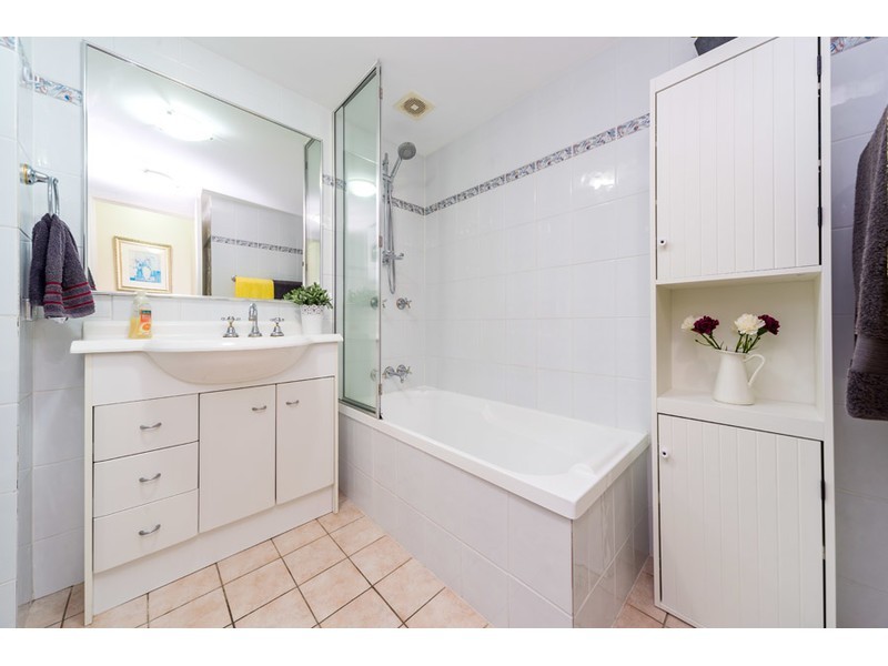 12/82-86 Limetree Parade, Runaway Bay QLD 4216