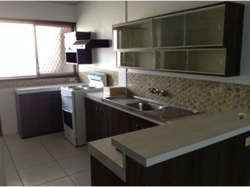 1/4 Vernia Place, Biggera Waters QLD 4216