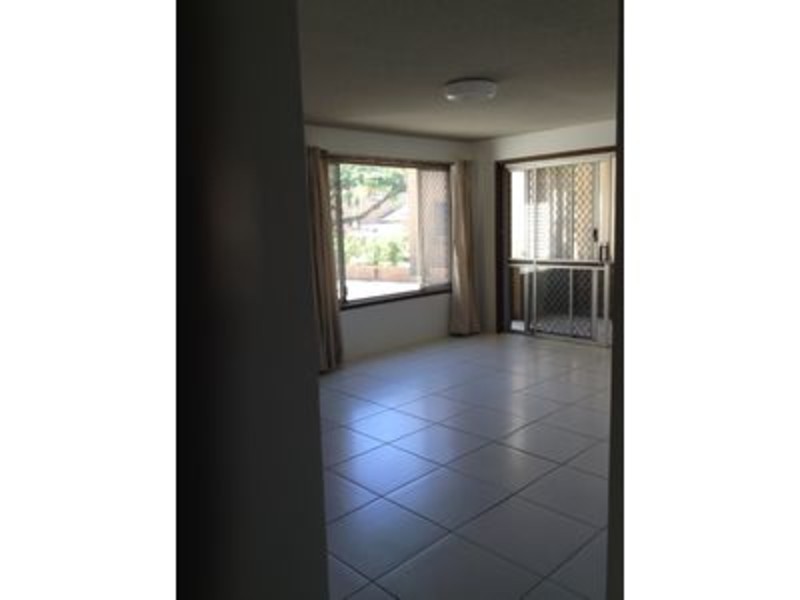 1/4 Vernia Place, Biggera Waters QLD 4216
