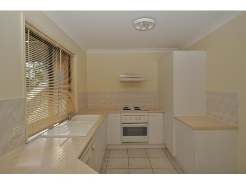 2/104 Greenacre Drive, Parkwood QLD 4214