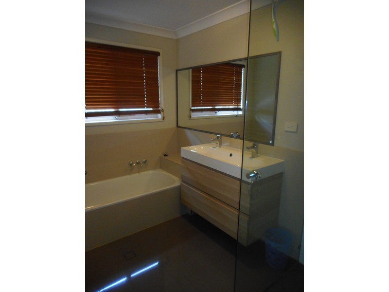 18 Masters Street, Arundel QLD 4214
