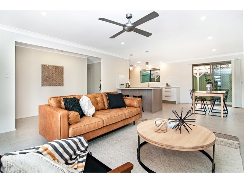 21 Menindee Avenue, Coombabah QLD 4216