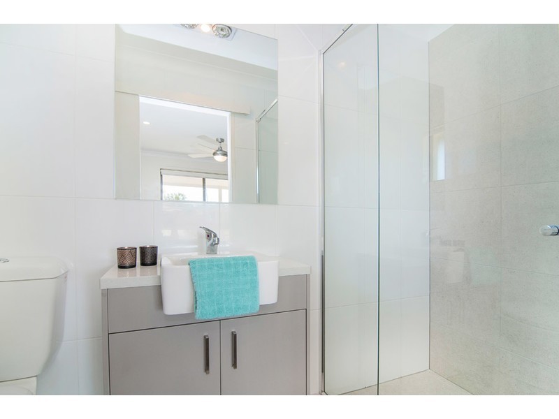 21 Menindee Avenue, Coombabah QLD 4216