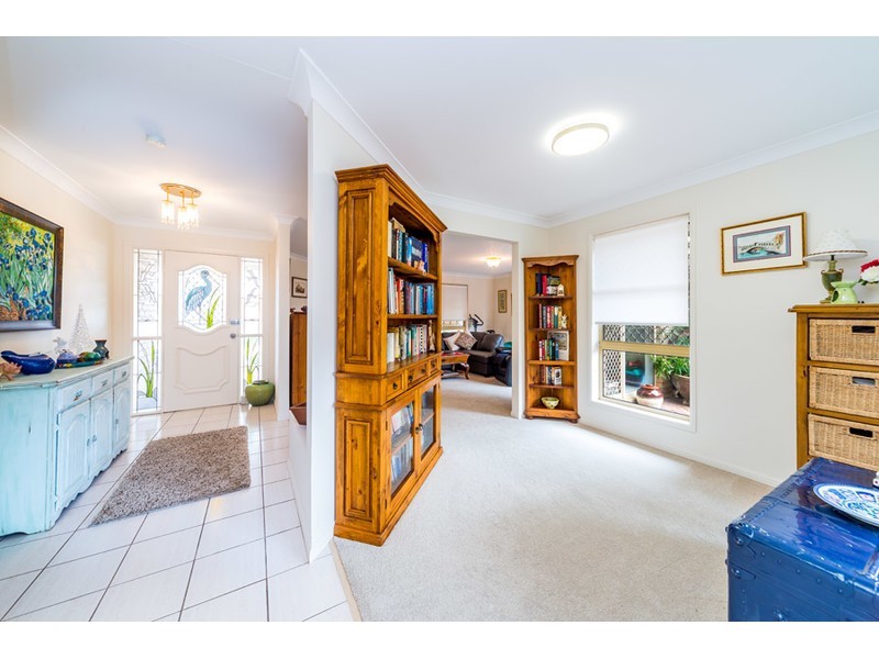 82 Pebble Beach Drive, Runaway Bay QLD 4216