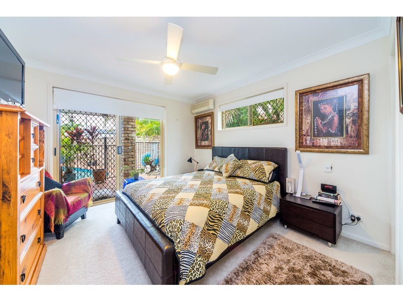 82 Pebble Beach Drive, Runaway Bay QLD 4216