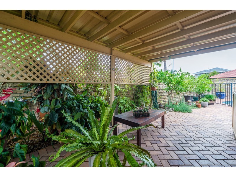 82 Pebble Beach Drive, Runaway Bay QLD 4216