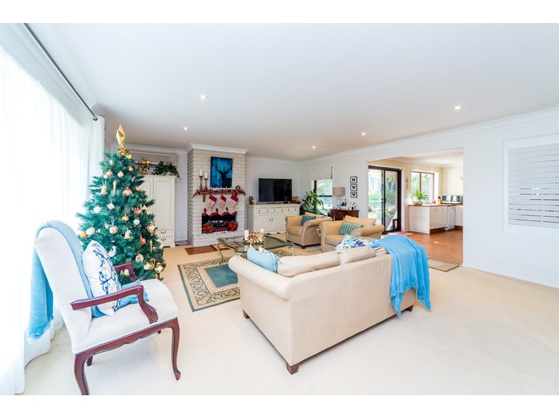 36 Camelot Crescent, Hollywell QLD 4216