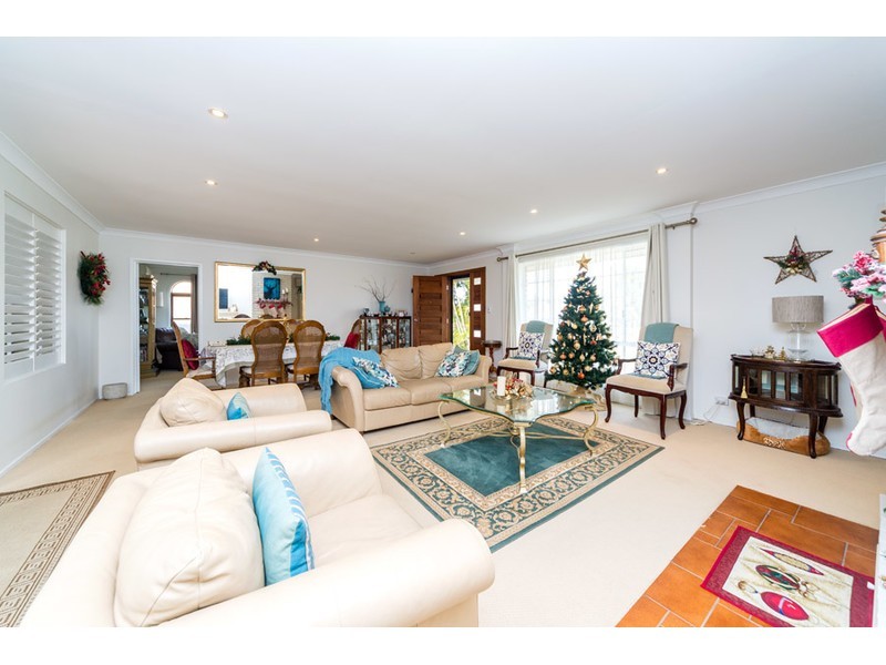 36 Camelot Crescent, Hollywell QLD 4216