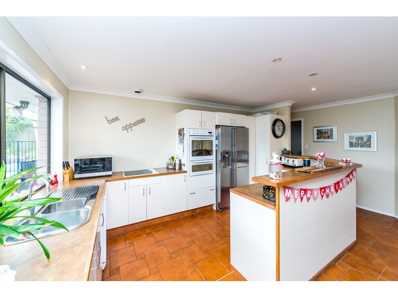 36 Camelot Crescent, Hollywell QLD 4216