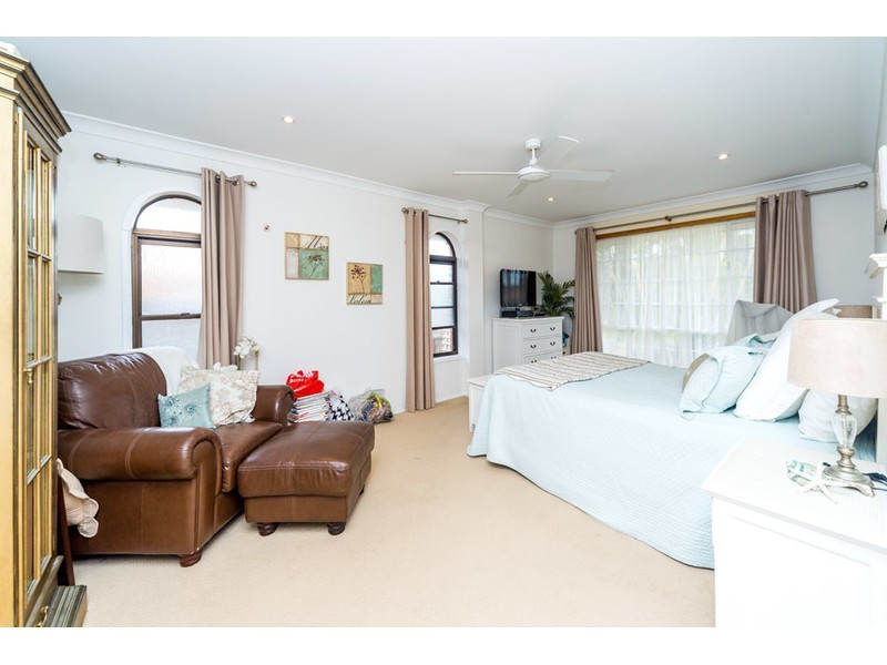 36 Camelot Crescent, Hollywell QLD 4216