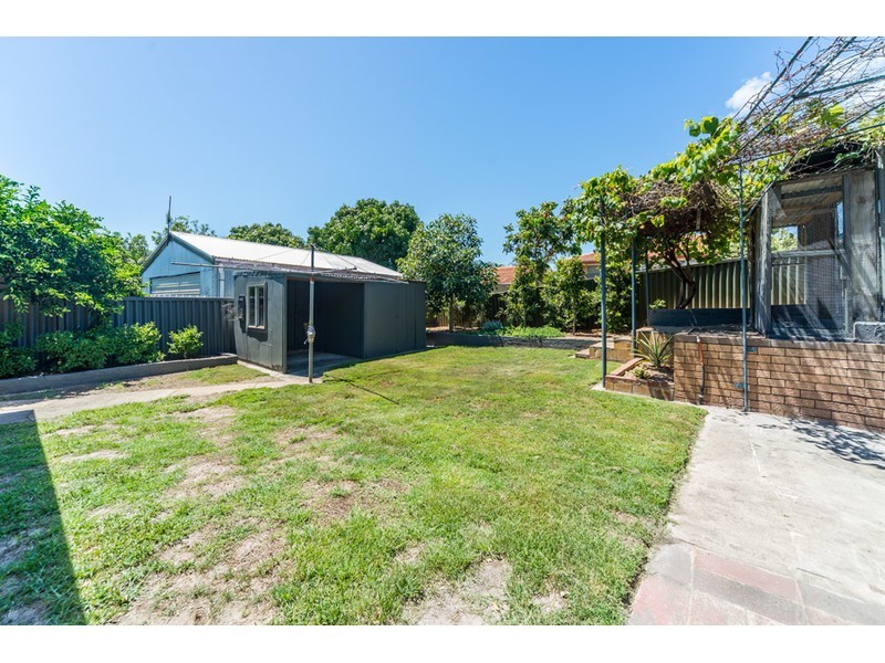 16 Plover Avenue, Paradise Point QLD 4216