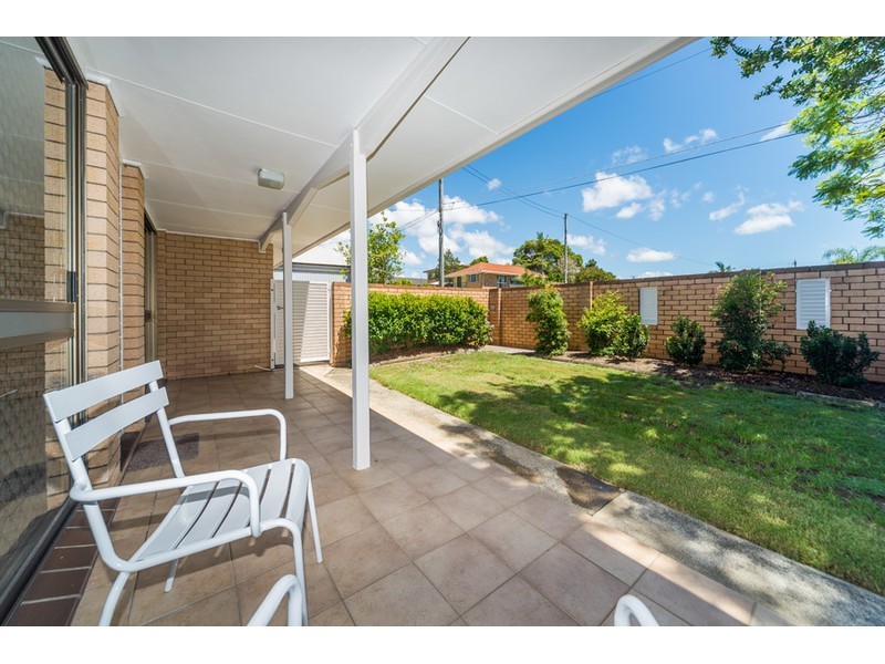 16 Plover Avenue, Paradise Point QLD 4216