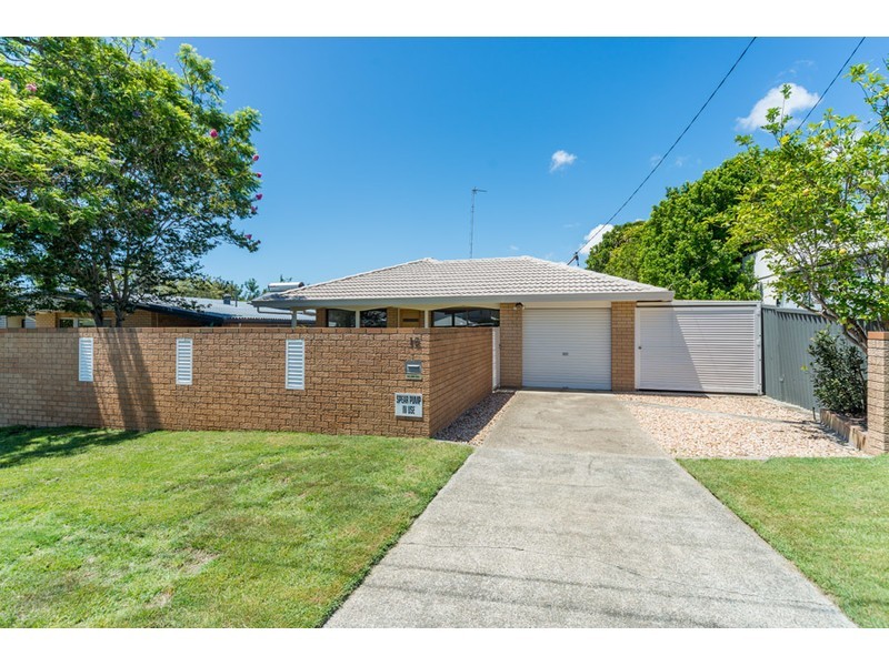 16 Plover Avenue, Paradise Point QLD 4216