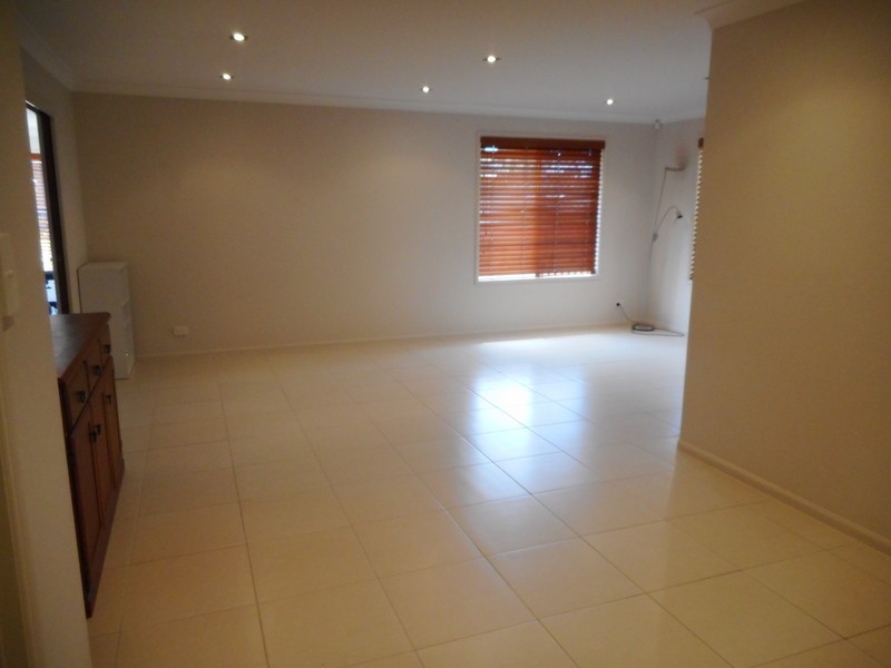 43 Inverness Way, Parkwood QLD 4214