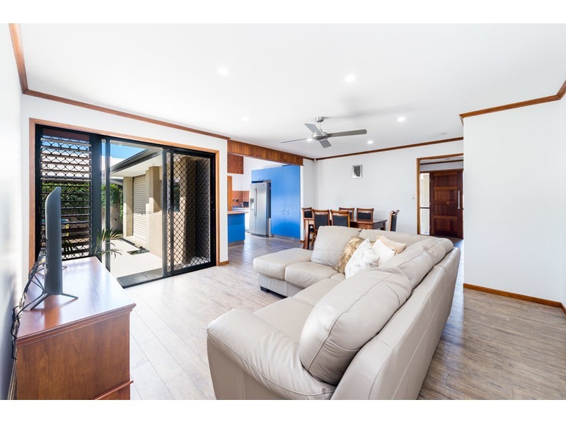 10 Barrine Crescent, Coombabah QLD 4216