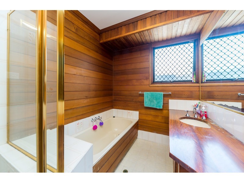 10 Barrine Crescent, Coombabah QLD 4216