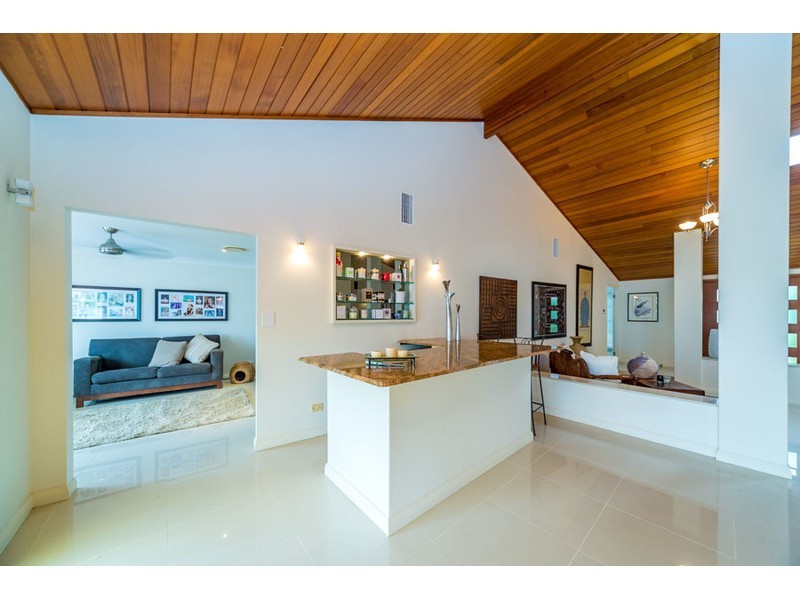 37 Cockleshell Court, Runaway Bay QLD 4216