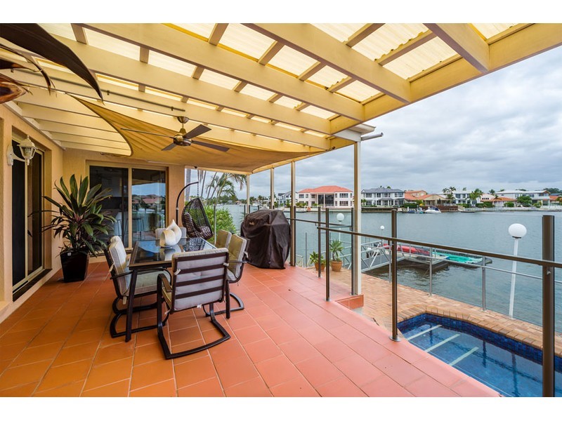 37 Cockleshell Court, Runaway Bay QLD 4216