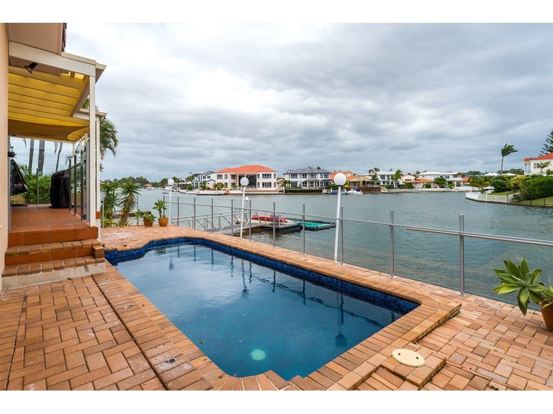 37 Cockleshell Court, Runaway Bay QLD 4216