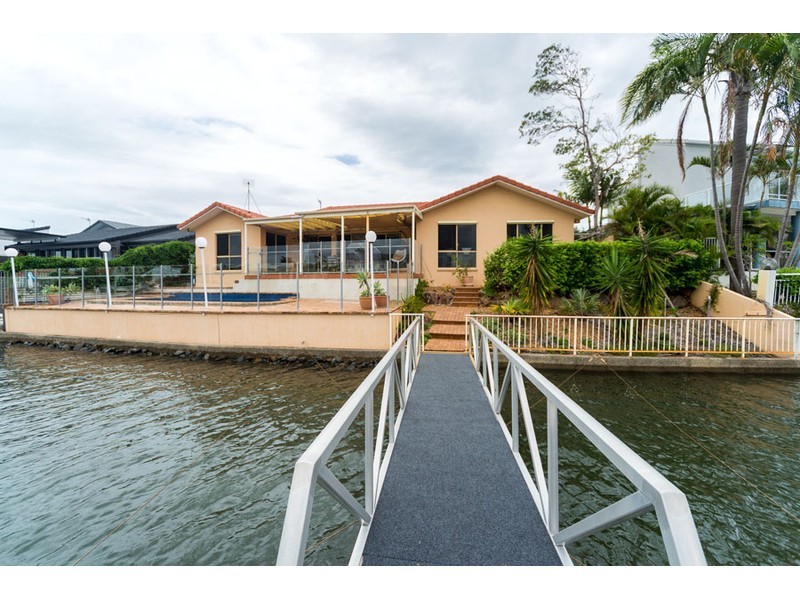 37 Cockleshell Court, Runaway Bay QLD 4216