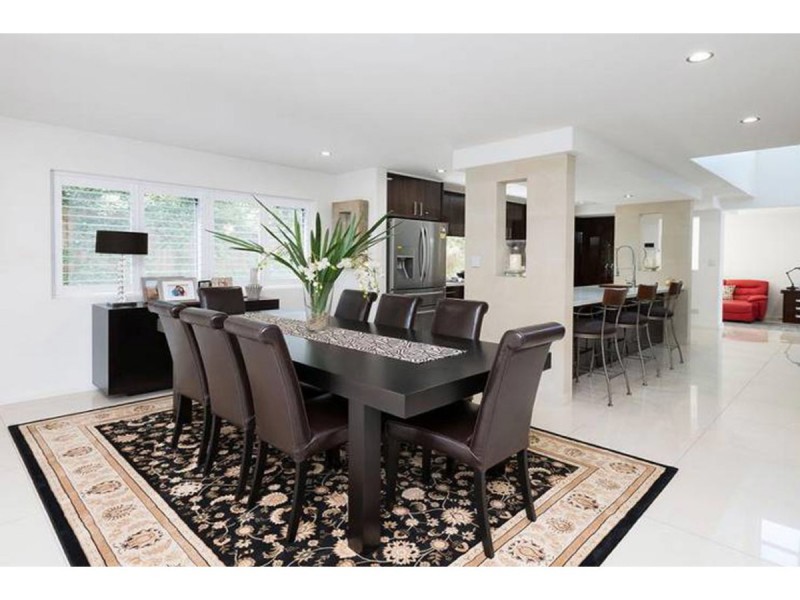 7 Donald Avenue, Paradise Point QLD 4216