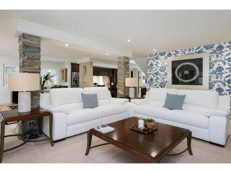 7 Donald Avenue, Paradise Point QLD 4216