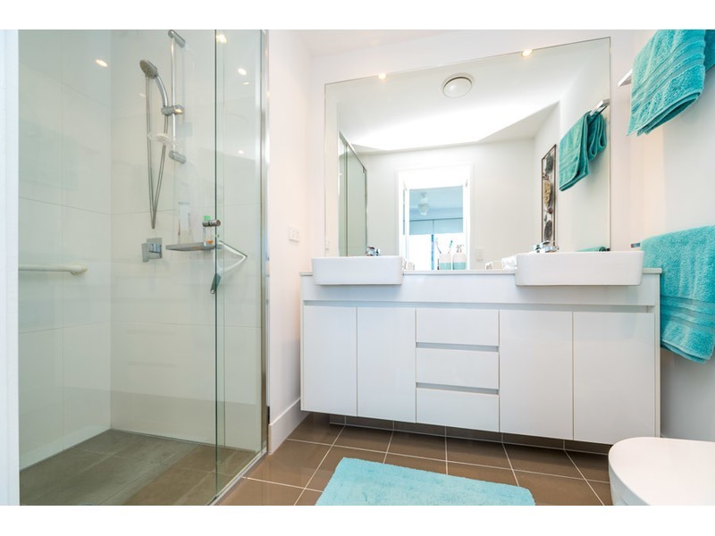 401/11 Compass Drive, Biggera Waters QLD 4216