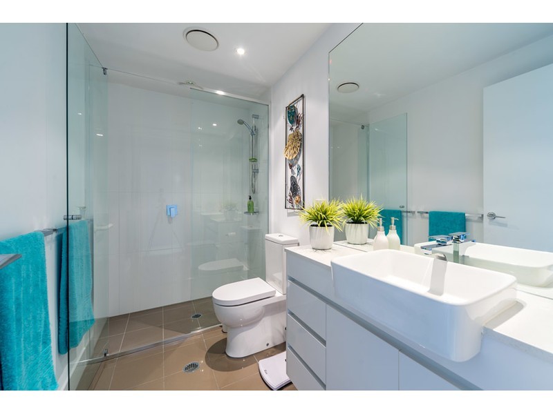 401/11 Compass Drive, Biggera Waters QLD 4216