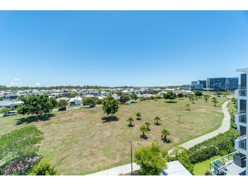 401/11 Compass Drive, Biggera Waters QLD 4216