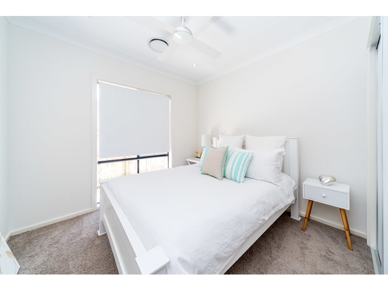 32 Azure Way, Hope Island QLD 4212
