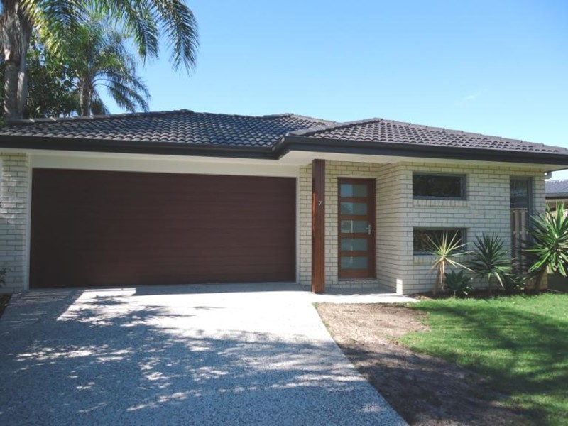 7 Augusta Court, Coombabah QLD 4216