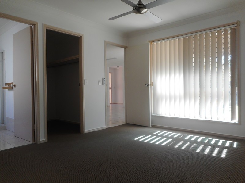 4 Zoeller Drive, Parkwood QLD 4214